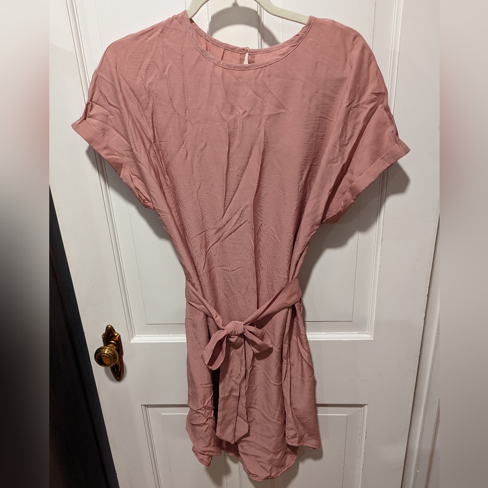 Belted (or no belt!) super cute dress!